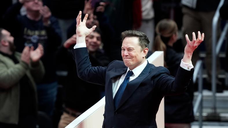 马斯克的“娃娃兵”,掀起“美国第二次大革命”